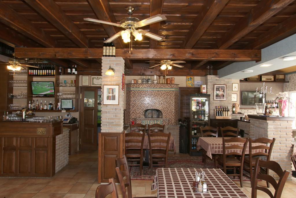 Aurora Panzio Bed & Breakfast Buk Exterior photo